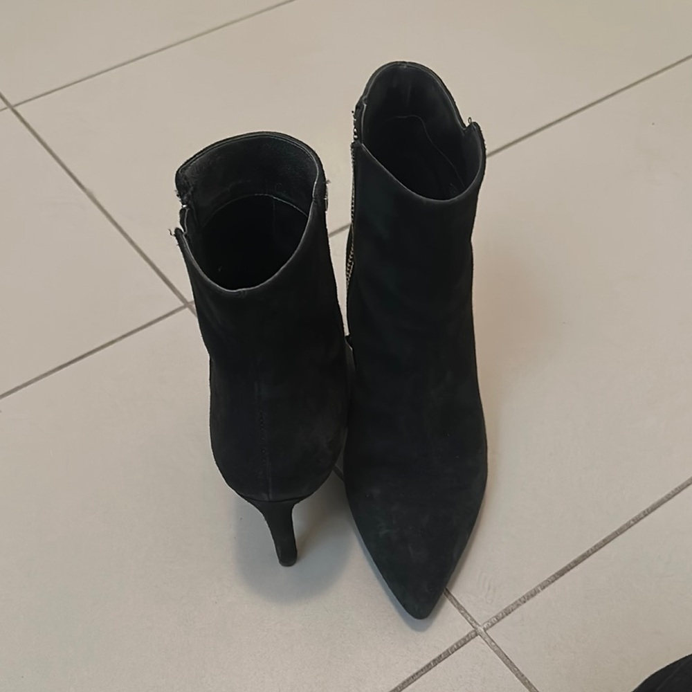 Michael Kors Black Heeled Boots with Sleek Silhouette